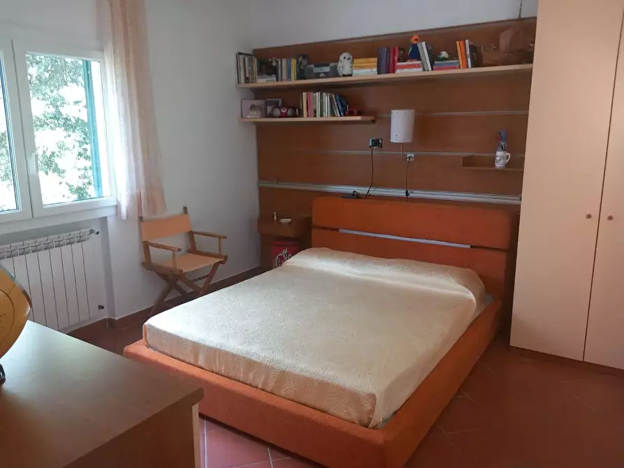 Immagine 26 di Villa in vendita  a Massa