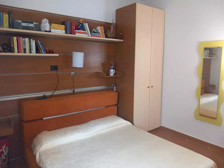 Immagine 27 di Villa in vendita  a Massa