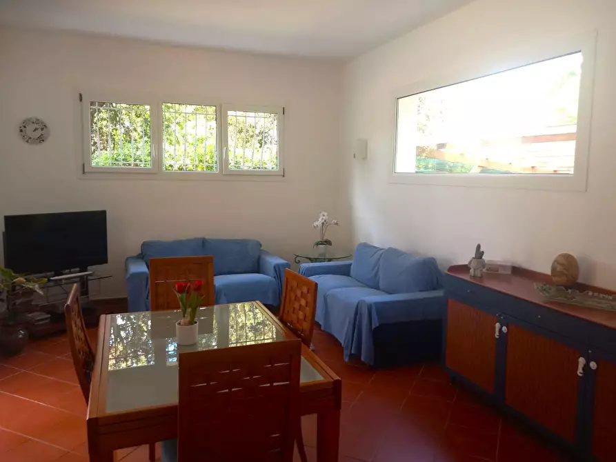 Immagine 9 di Villa in vendita  a Massa