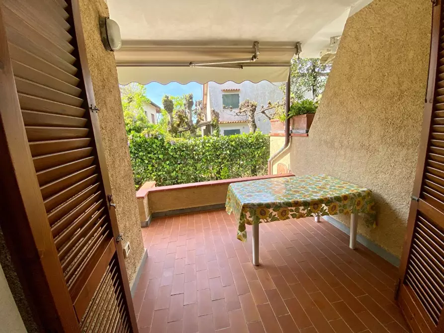 Immagine 12 di Casa quadrifamiliare in vendita  a Pietrasanta