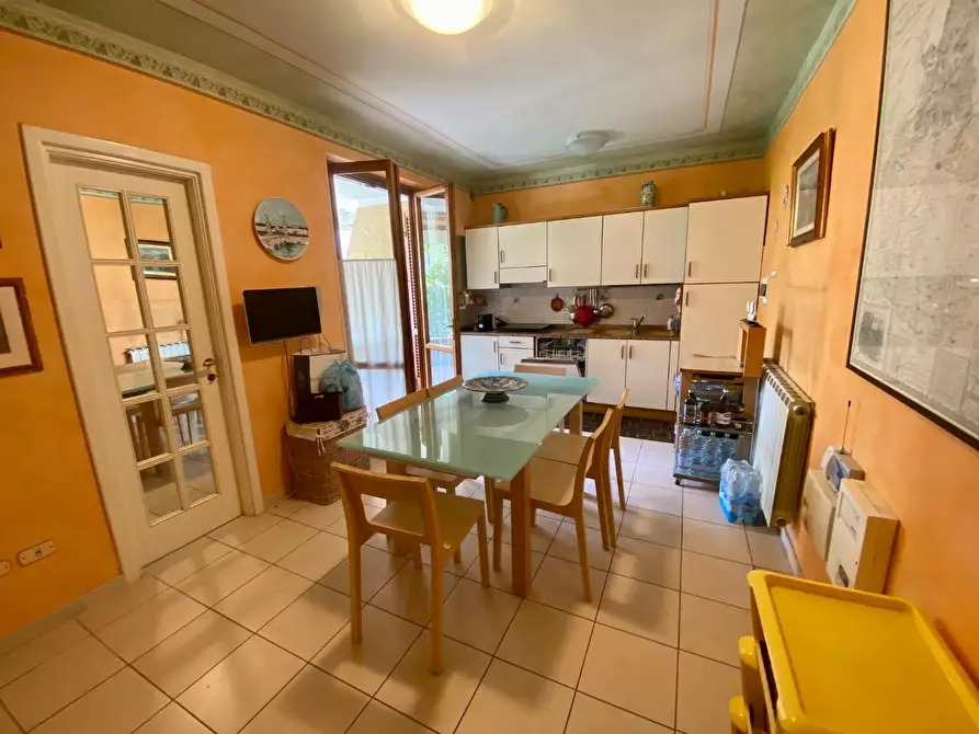 Immagine 8 di Casa quadrifamiliare in vendita  a Pietrasanta