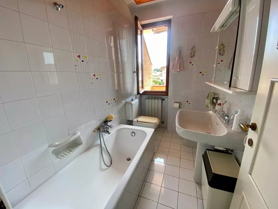 Immagine 29 di Casa quadrifamiliare in vendita  a Pietrasanta