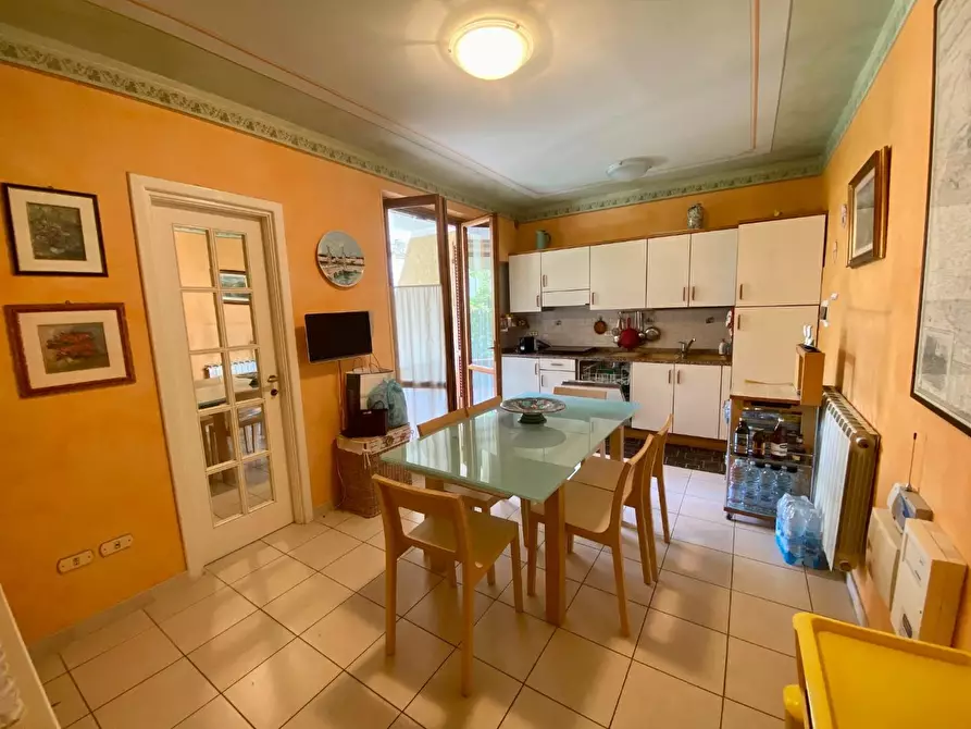 Immagine 9 di Casa quadrifamiliare in vendita  a Pietrasanta