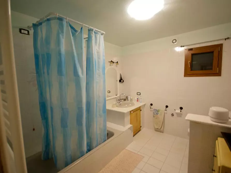 Immagine 11 di Casa bifamiliare in vendita  a Massa