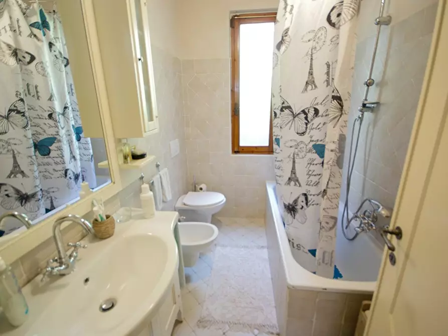 Immagine 20 di Casa bifamiliare in vendita  a Massa