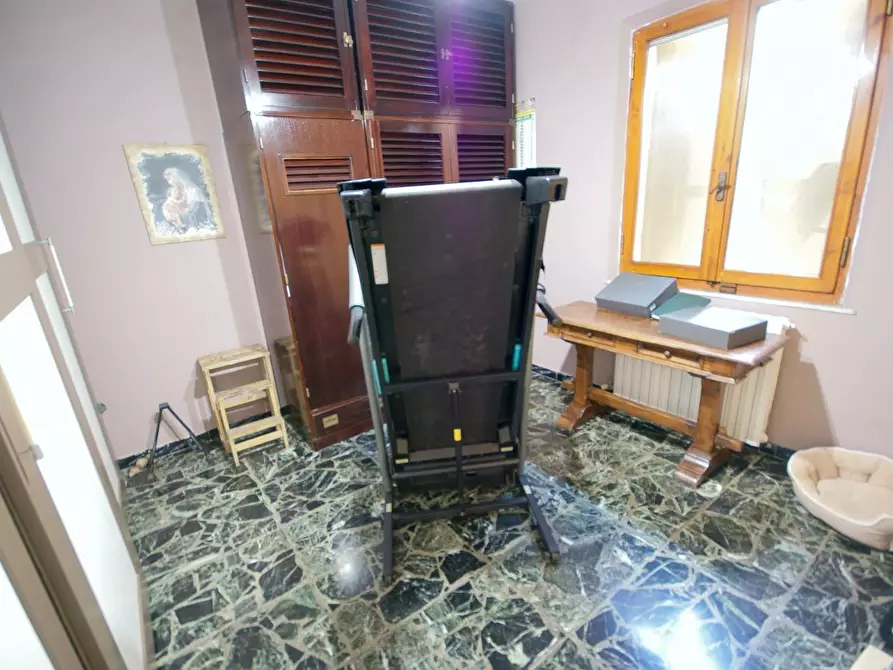 Immagine 21 di Casa bifamiliare in vendita  a Massa