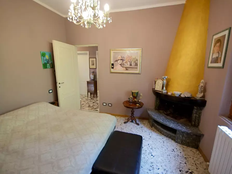 Immagine 18 di Casa bifamiliare in vendita  a Massa