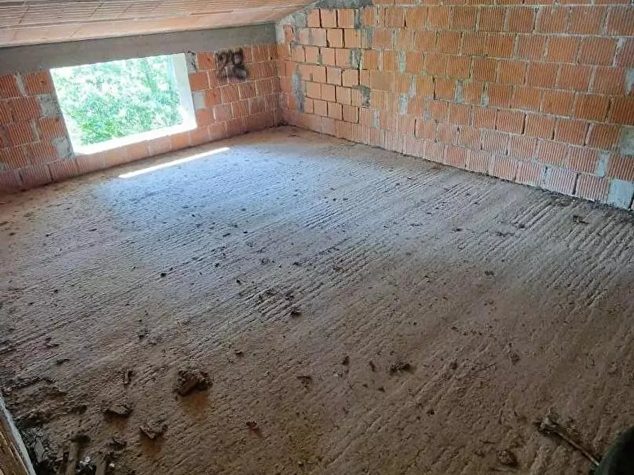 Immagine 26 di Villa in vendita  a Aulla