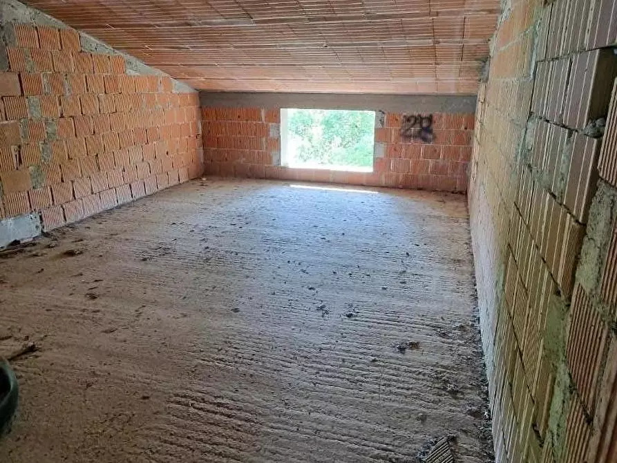 Immagine 20 di Villa in vendita  a Aulla