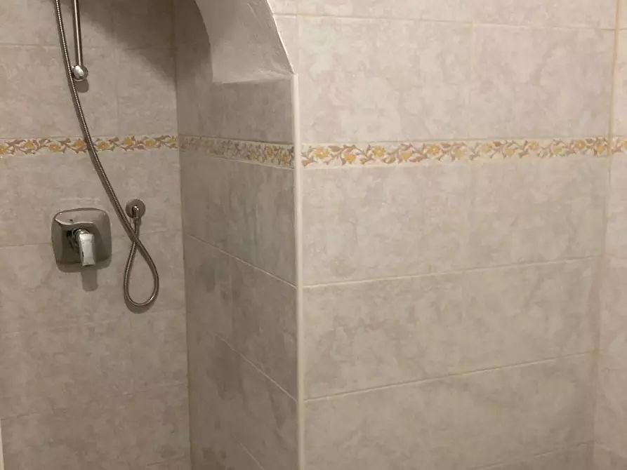 Immagine 7 di Ufficio in vendita  a Calci