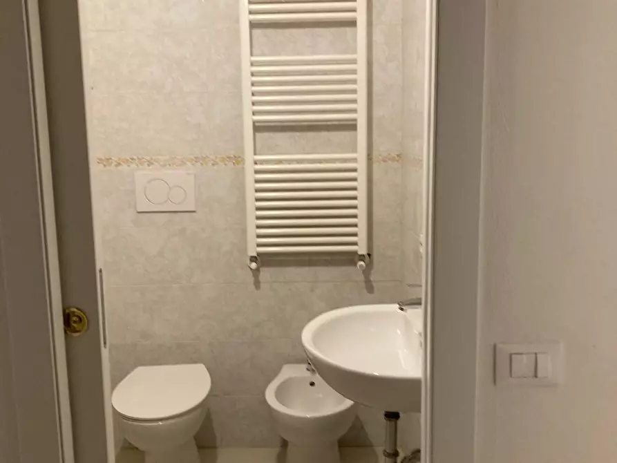 Immagine 6 di Ufficio in vendita  a Calci