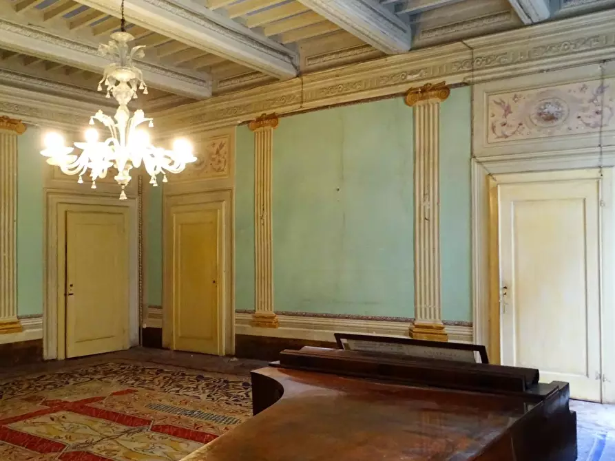 Immagine 25 di Palazzo in vendita  a San Miniato