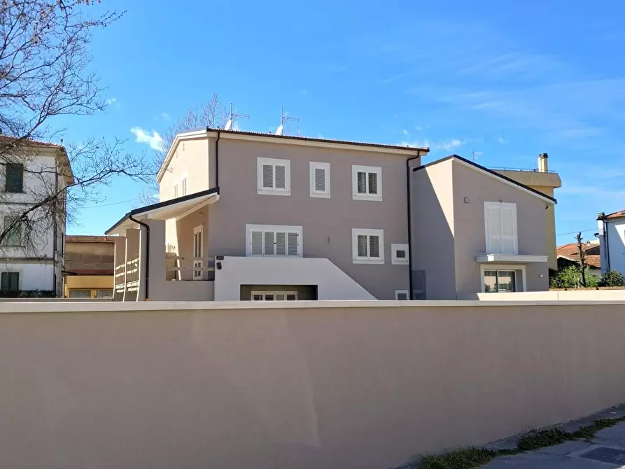 Immagine 3 di Casa trifamiliare in vendita  a Cascina