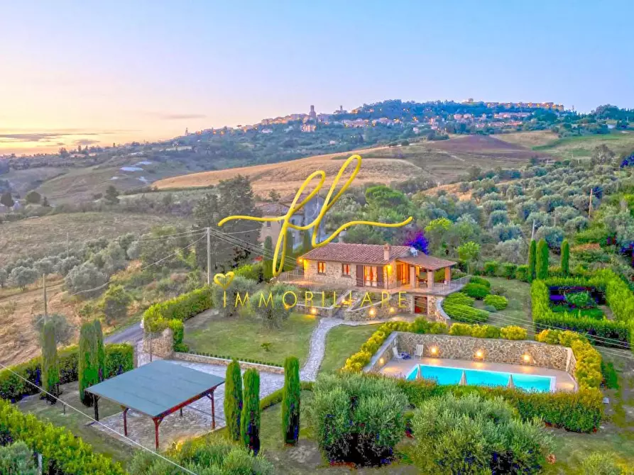 Immagine 26 di Villa in vendita  a Volterra