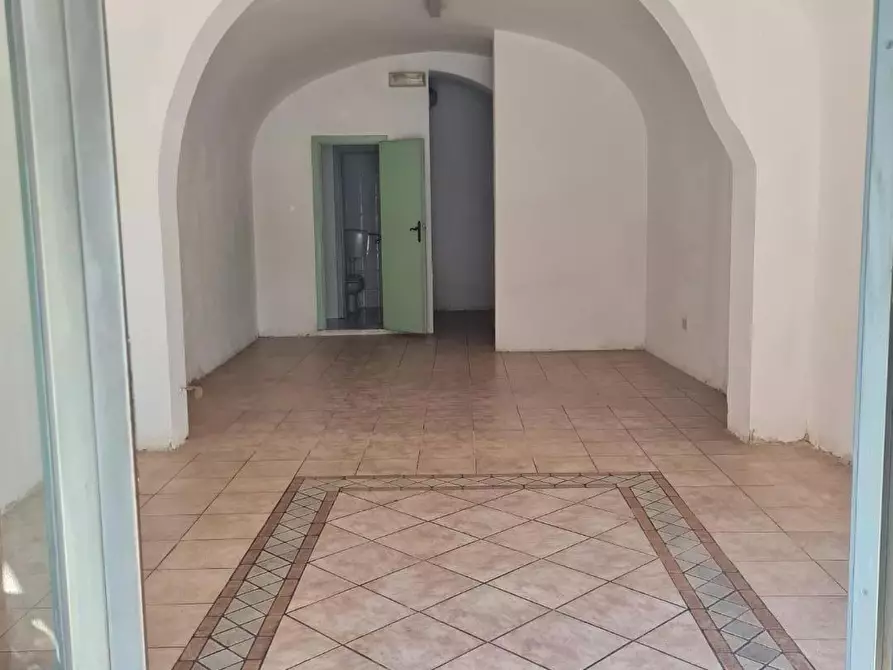 Immagine 2 di Locale commerciale in affitto  a Pisa