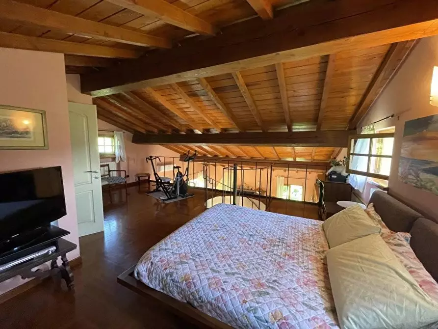 Immagine 25 di Villa in vendita  a Lucca