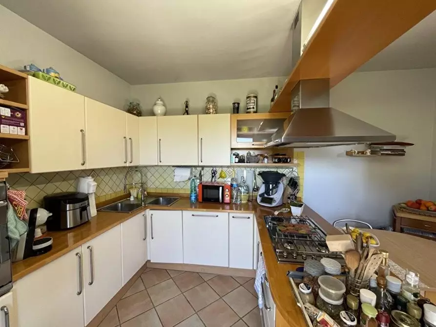 Immagine 11 di Villa in vendita  a Lucca