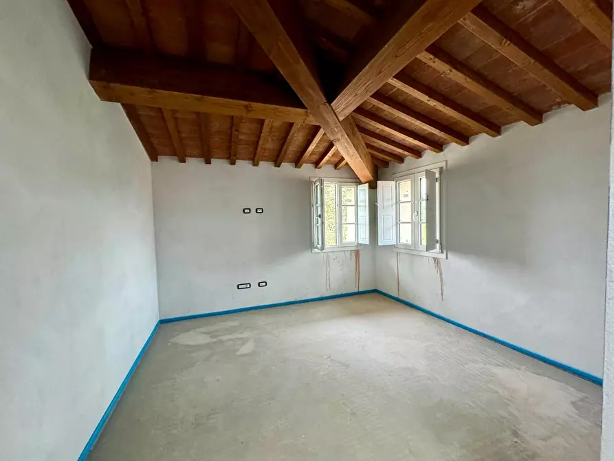 Immagine 5 di Casa colonica in vendita  a Pontedera