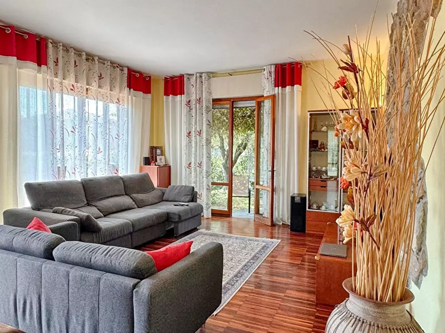 Immagine 3 di Appartamento in vendita  a Lucca