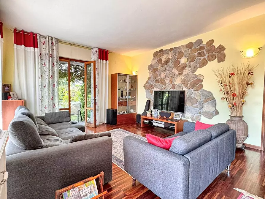 Immagine 9 di Appartamento in vendita  a Lucca