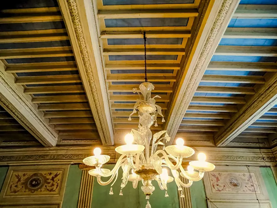 Immagine 30 di Palazzo in vendita  a San Miniato