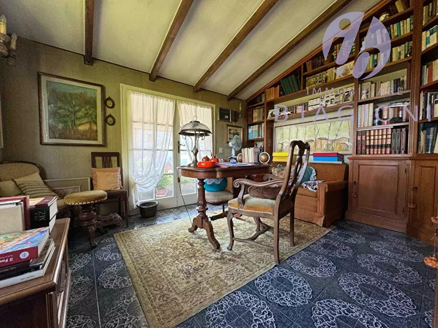 Immagine 21 di Villa in vendita  a Pietrasanta