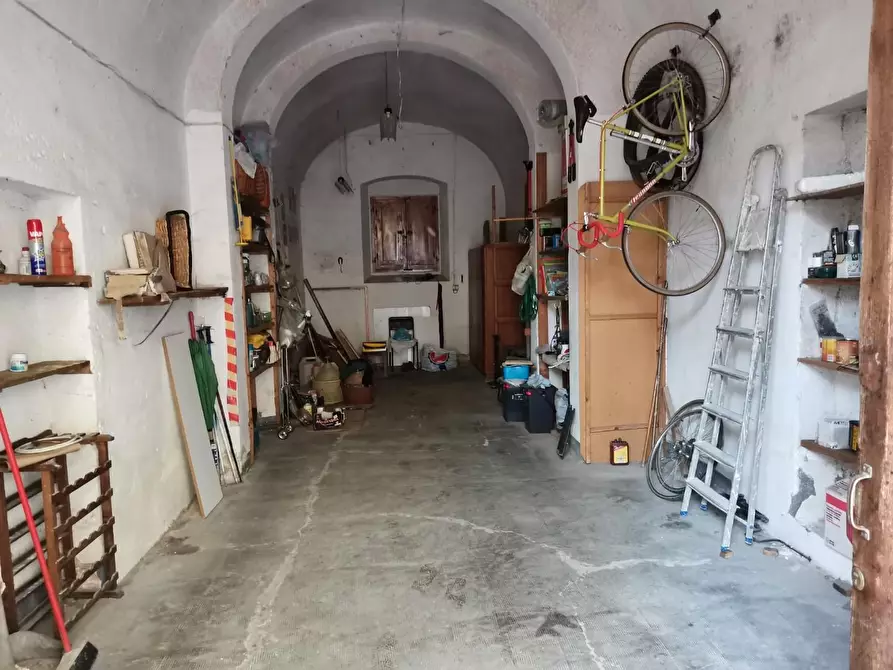 Immagine 1 di Garage in vendita  a Poggibonsi