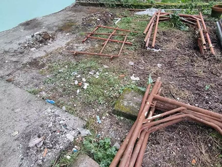 Immagine 29 di Terratetto in vendita  a Massa