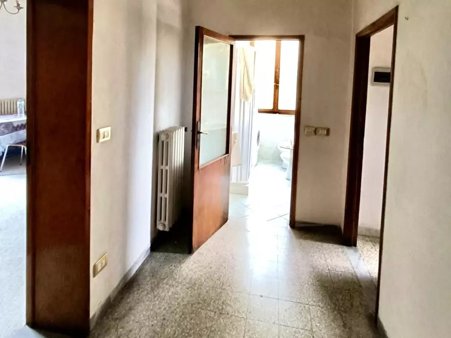 Immagine 9 di Appartamento in vendita  a Siena