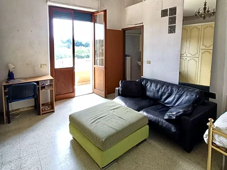 Immagine 4 di Appartamento in vendita  a Siena