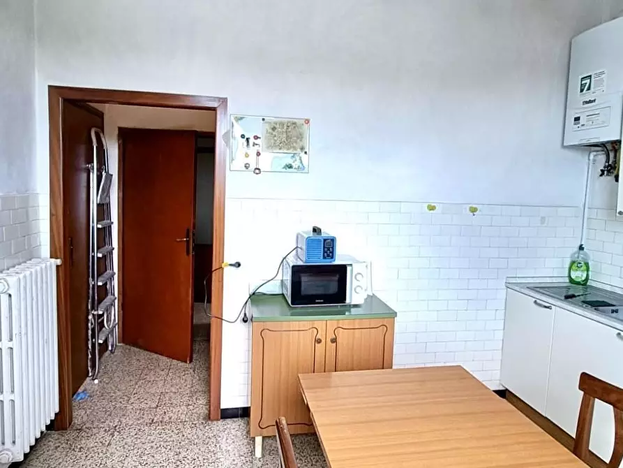 Immagine 11 di Appartamento in vendita  a Siena