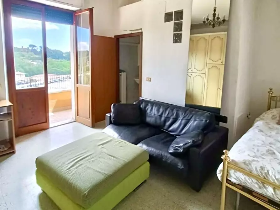 Immagine 2 di Appartamento in vendita  a Siena