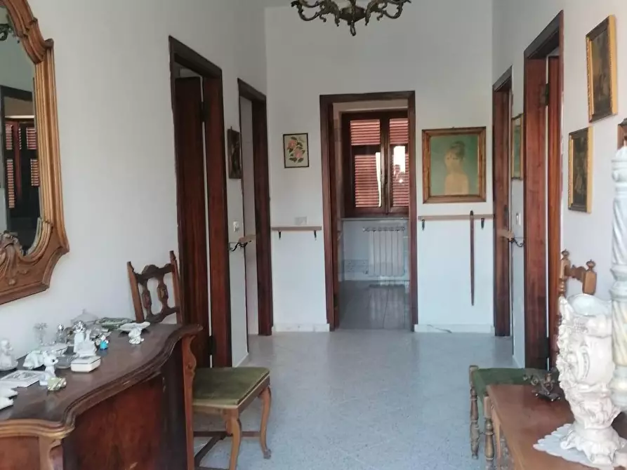 Immagine 1 di Porzione di casa in vendita  a Ortonovo