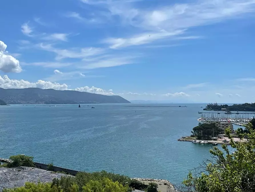 Immagine 6 di Mansarda in vendita  a La Spezia