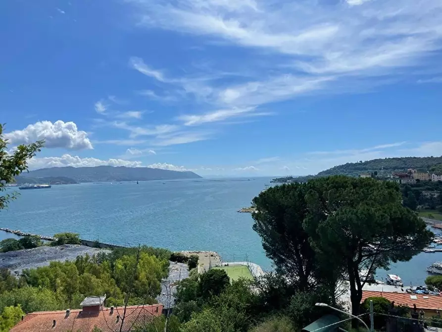 Immagine 4 di Mansarda in vendita  a La Spezia