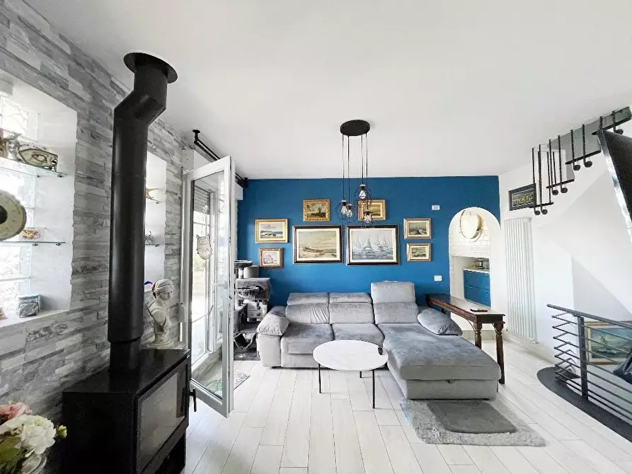 Immagine 16 di Mansarda in vendita  a La Spezia