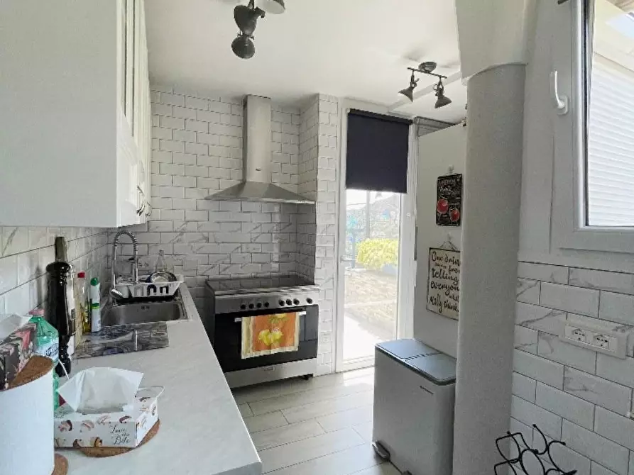 Immagine 9 di Mansarda in vendita  a La Spezia