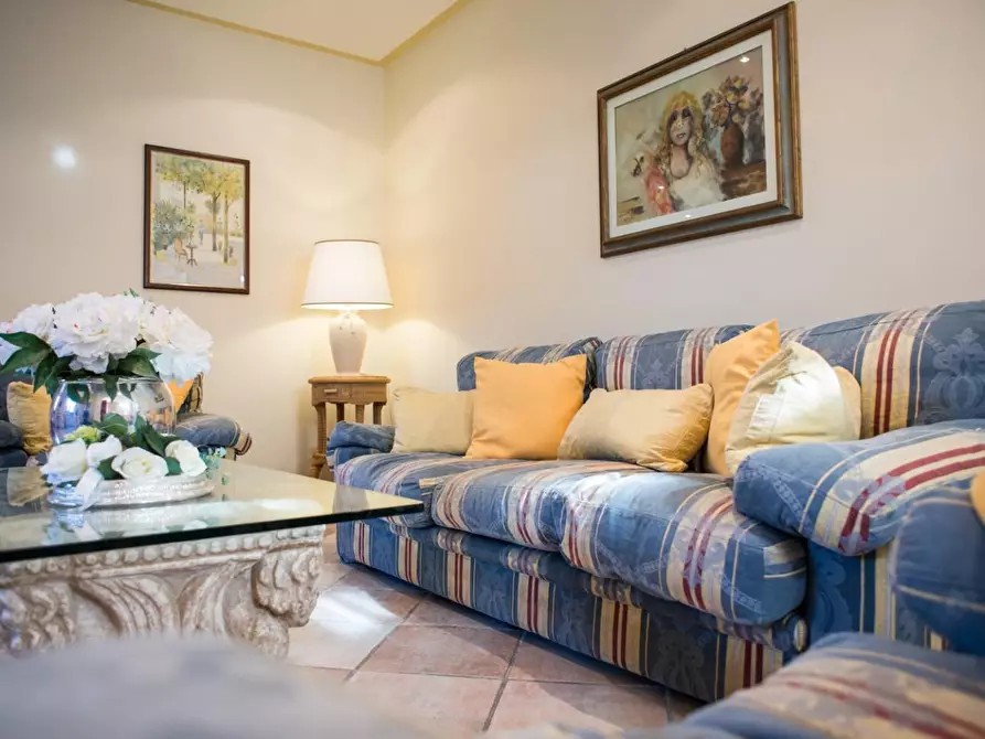 Immagine 8 di Villa in affitto  a Pietrasanta