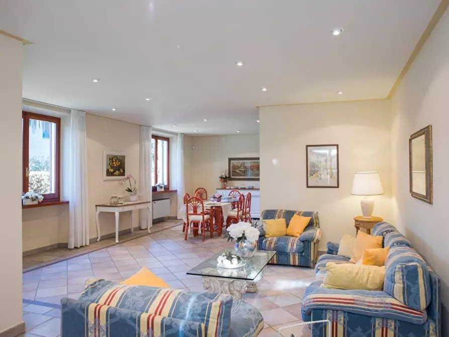 Immagine 6 di Villa in affitto  a Pietrasanta