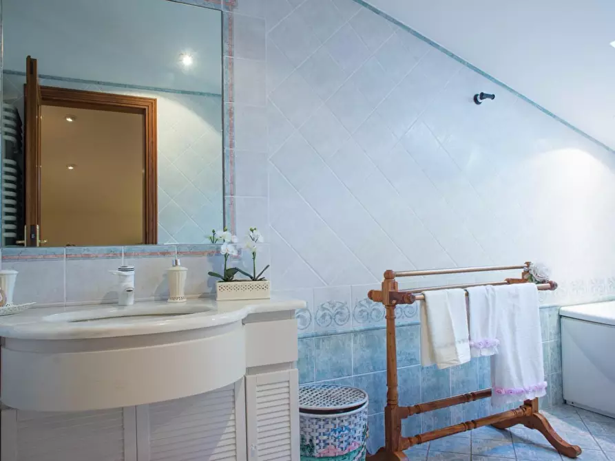 Immagine 24 di Villa in affitto  a Pietrasanta