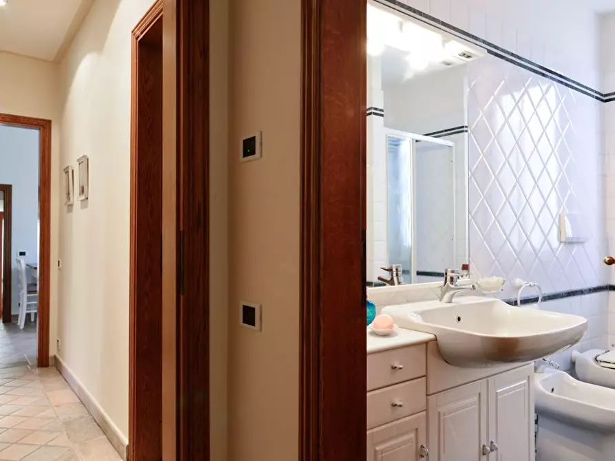 Immagine 21 di Villa in affitto  a Pietrasanta