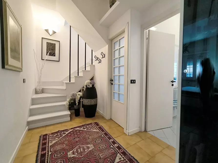 Immagine 4 di Casa bifamiliare in vendita  a Carrara
