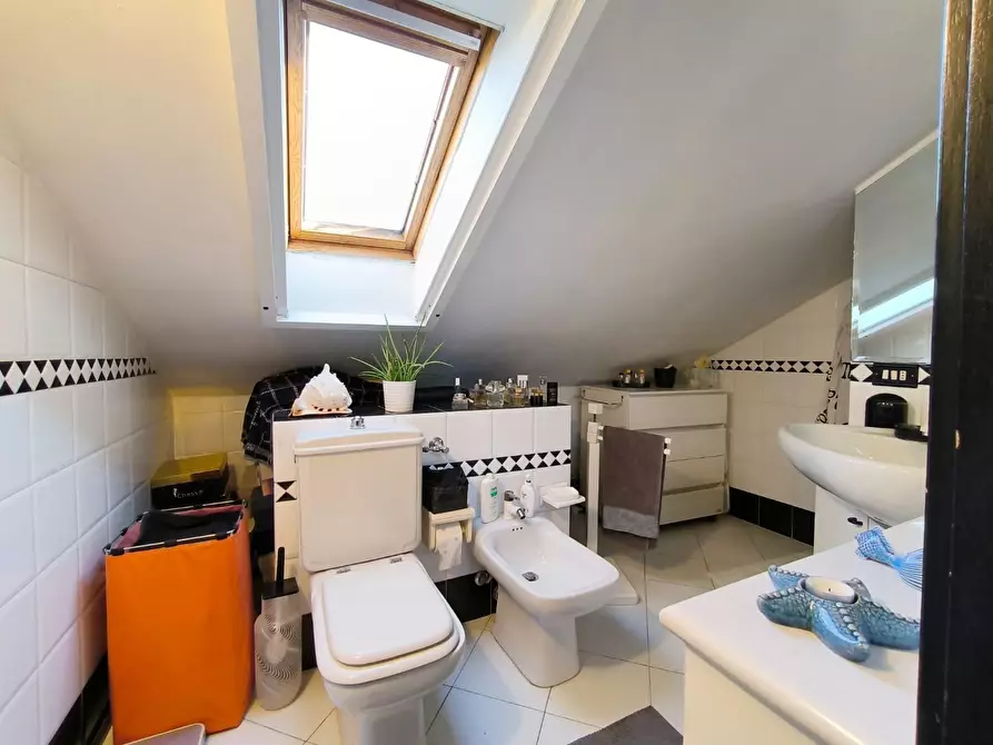 Immagine 20 di Casa bifamiliare in vendita  a Carrara