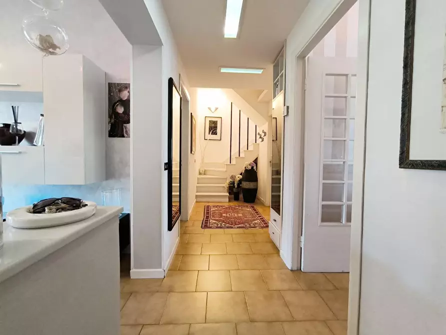 Immagine 5 di Casa bifamiliare in vendita  a Carrara