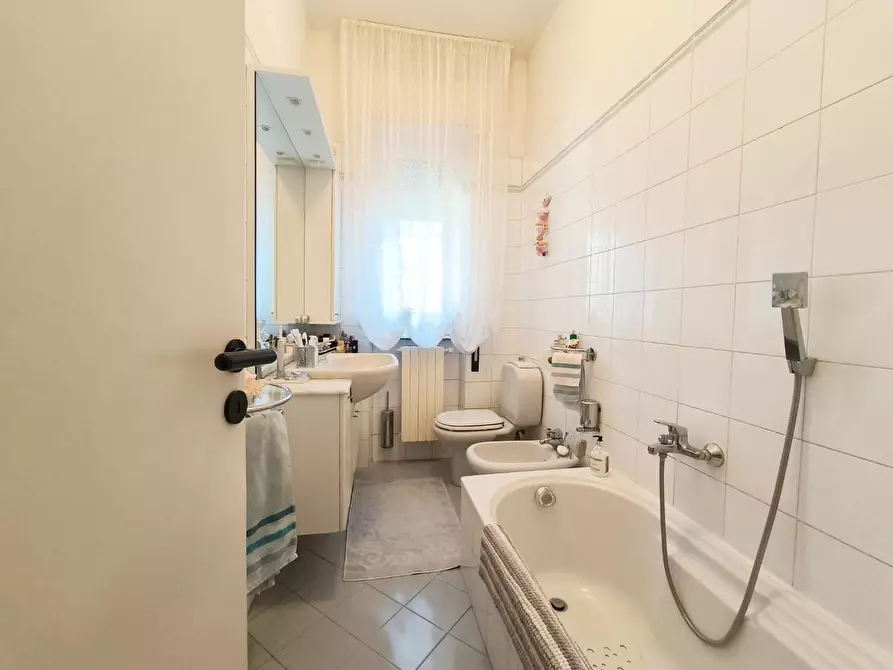 Immagine 11 di Casa bifamiliare in vendita  a Carrara