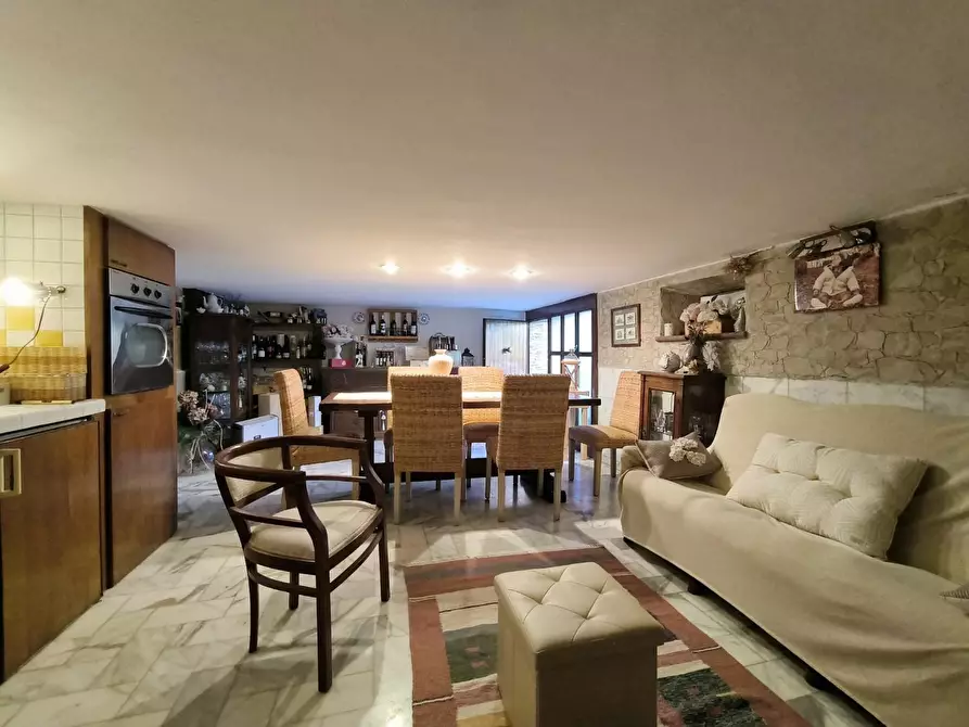 Immagine 22 di Casa bifamiliare in vendita  a Carrara