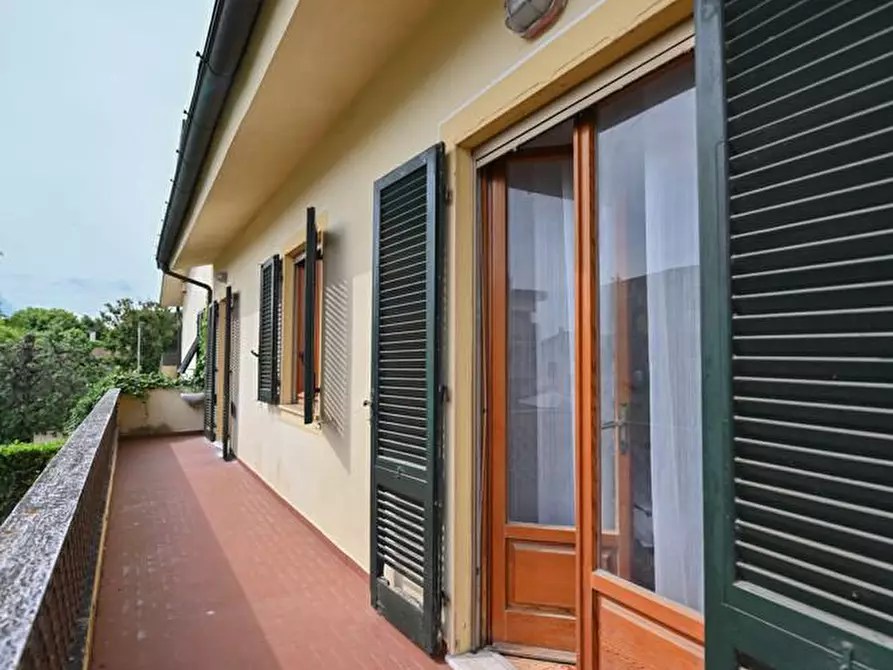 Immagine 10 di Casa bifamiliare in vendita  a Crespina Lorenzana