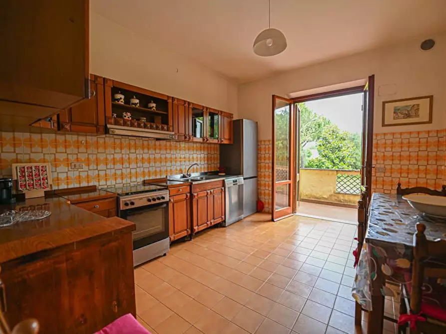 Immagine 11 di Casa bifamiliare in vendita  a Crespina Lorenzana