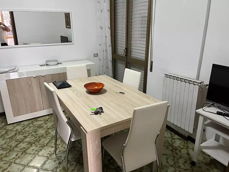 Immagine 2 di Appartamento in vendita  a Massa