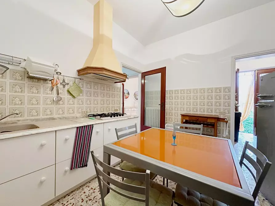 Immagine 7 di Villa in vendita  a Lucca